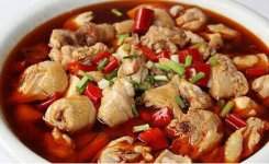 重慶火鍋底料批發(fā)-如何在家熬制正宗的重慶火鍋底料？有個(gè)叫做牛油的料很關(guān)